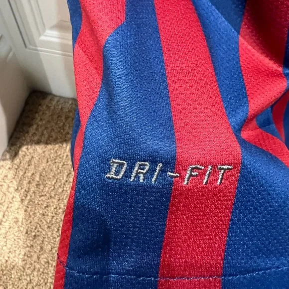 XL Barcelona soccer jersey - Picture 5 of 7